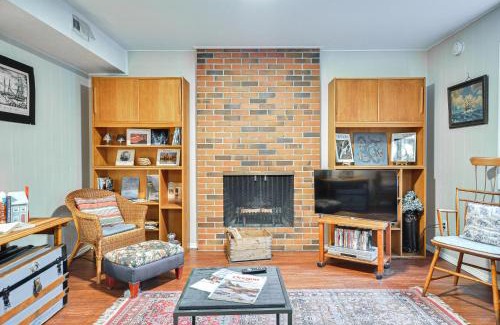 Markham Apartment | Cozy Portland Vacation Rental about 6 Mi to Downtown!