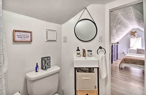 Portsmouth Apartment | Cozy Portsmouth Studio ~ 3 Mi to Old Towne