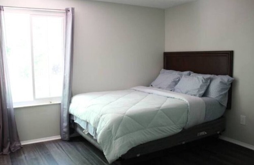 Springfield House | Cozy Posh 3BRs/3 Baths in spring field near Washington DC