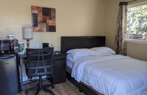 South San Jose House | Cozy, private 1 bedroom, bath & entrance with WiFi, kitchen and laundry!