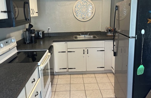Berlin Apartment | Cozy Private Apt 10 Minutes from Ocean city MD Beaches !