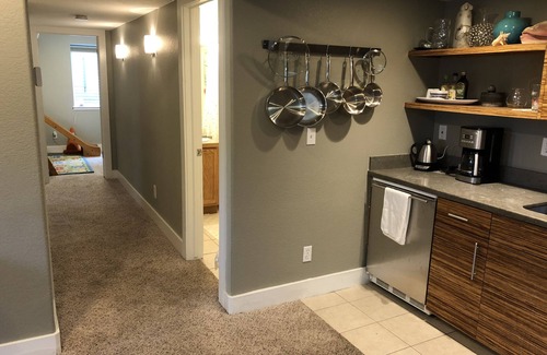 Newlands House | Cozy private basement apartment on North Boulder park