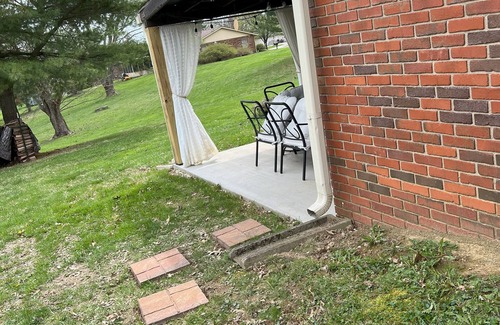 Madison House | Cozy, private basement in quaint, Madison, IN with WiFi, fitness room, backporch