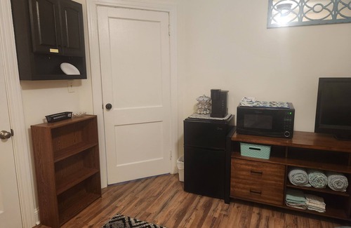 Winston - Salem House | Cozy private bedroom in Winston-Salem with WiFi, AC