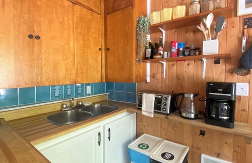 Lion's Head Cottage | Cozy/private cabin located in Lions head beside Bruce trail!