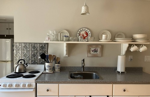 Blue Hill Cottage | Cozy, private cottage for two