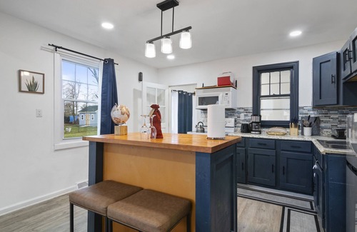 Glen Burnie House | Cozy Private Family Palace near BWI, Pet-Friendly