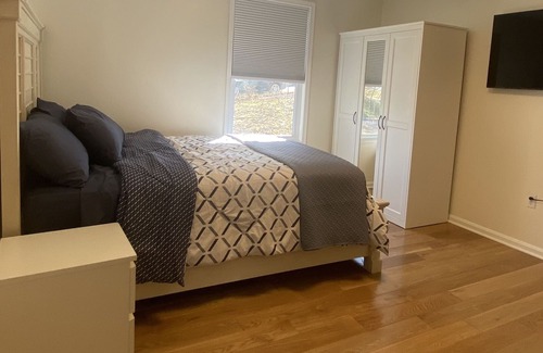 Wheaton-Glenmont House | Cozy private place with jacuzzi
