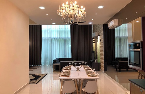 Puchong Villa | Cozy Private Pool Villa Puchong South up to 25 Pax
