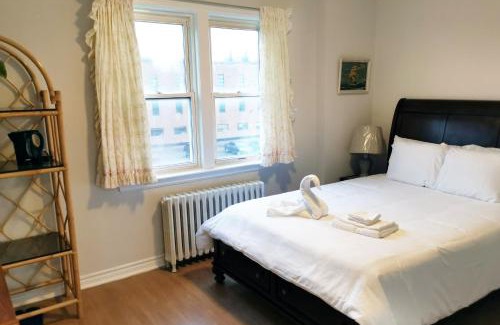 Englemount - Lawrence House | Cozy Private Rm Heart of North York Free Parking Full Kitchen Close to Downtown