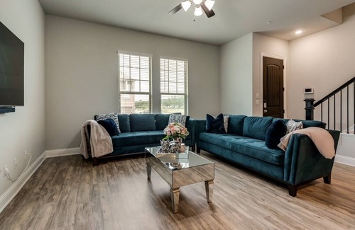 Frisco House | Cozy Private room + bathroom with Queen Bed in Frisco - Close to PGA & The Star