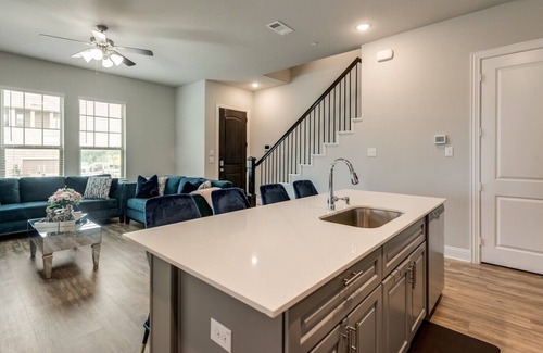 Frisco House | Cozy Private room + bathroom with Queen Bed in Frisco - Close to PGA & The Star