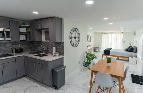 Davie Apartment | Cozy Private Studio by HardRock and Beaches