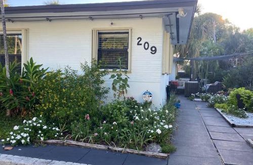Pompano Beach Apartment | Cozy private studio 2 blocks from Pompano Beach
