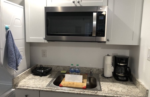 Seminole House | Cozy private studio with own fenced yard-3 miles from Beach