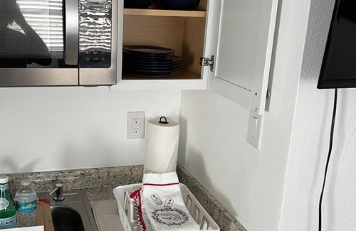 Seminole House | Cozy private studio with own fenced yard-3 miles from Beach