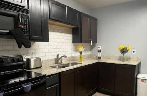 Oak Hill House | Cozy Quiet 2 Queen Bds 💎 West Jax (Pet Friendly)