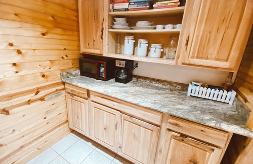 Waynesville Apartment | Cozy, Quiet and Private, Giant Jacuzzi Tub, 25 minutes to Asheville & Cherokee