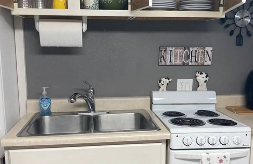 Fairbanks Apartment | Cozy, quiet centrally located one bedroom