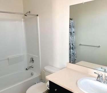 Newark Apartment | Cozy & Quiet Fully Equipped Newark Escape with Free WiFi, AC, and Easy Parking