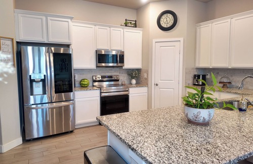 Odessa House | Cozy & Quiet home away from home