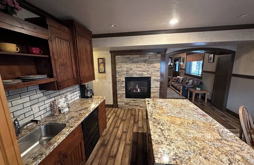 Eden House | Cozy quiet home near 3 ski resorts