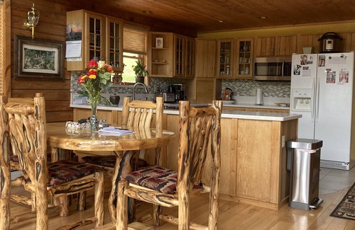 Collbran House | Cozy, Quiet Small Town Log Home. With Beautiful Mountain View.