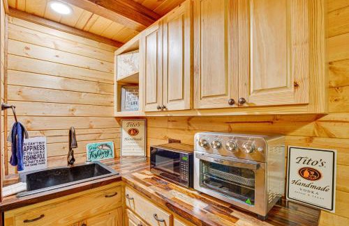 Quitman House | Cozy Quitman Fishing Cabin Near Lake Fork!