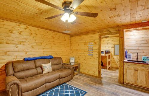 Quitman House | Cozy Quitman Fishing Cabin Near Lake Fork!