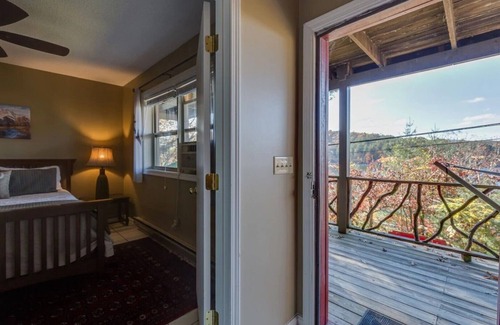 Cullowhee House | Cozy Real Log Cabin with Awesome Lake views
