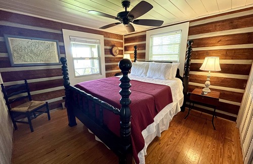 Cullowhee House | Cozy Real Log Cabin with Awesome Lake views