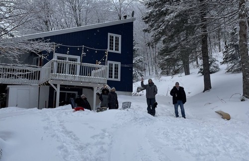 Val Morin Ski Chalet | Cozy Reindeer Lodge in the Laurentians - 5 minutes to Skiing