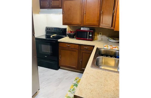 Indianapolis House | Cozy, Relaxing 2-Bedroom Duplex near Speedway
