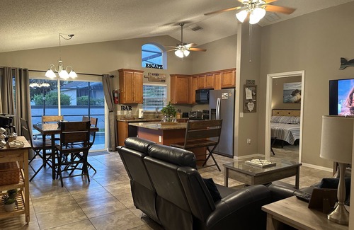 Haines City House | Cozy, Relaxing & Fun Gateway!