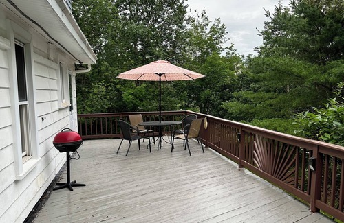 Oak Hill House | Cozy renovated home, ideal for skiing and hiking in Catskills