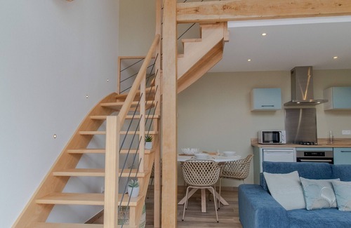 Saint-Mathurin-sur-Loire Cottage | "Cozy Renovated Retreat with Private Terrace Between Angers and Saumur"