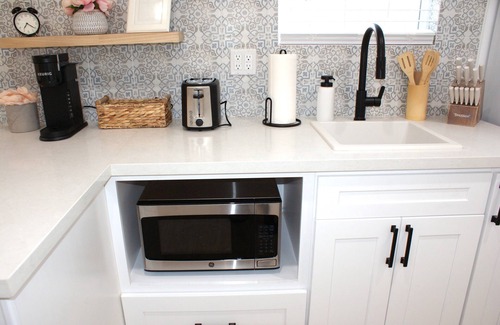 Reseda Apartment | Cozy Reseda Studio Near Hospitals