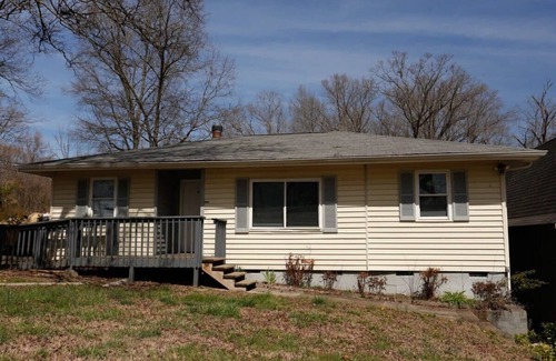 Knoxville House | Cozy retreat for your upcoming trip