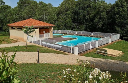 Lacapelle-Marival House | Cozy Retreat with Shared Pool