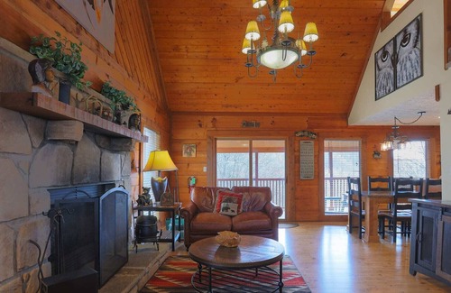 Chalet Village Cabin | Cozy Retreat in Gatlinburg - Peaceful Getaway!