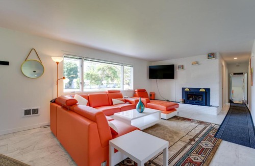 Spokane Valley House | Cozy Retreat in Spokane Valley with Fireplace