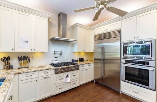 Spring Hill House | Cozy retreat in Spring Hill, 3 beds, 3 baths w/heated Pool and Hot Tub
