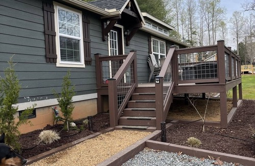 Columbus Cabin | Cozy retreat located in the heart off the TIEC nAnd the blue ridge mountains!