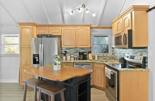Babson Park House | Cozy Retreat Near Crooked Lake with Gym, Games & Deck Views