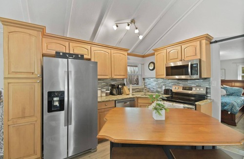 Babson Park House | Cozy Retreat Near Crooked Lake with Gym, Games & Deck Views