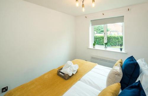 Feltham West Apartment | Cozy Retreat Near Heathrow Airport