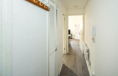 Feltham West Apartment | Cozy Retreat Near Heathrow Airport