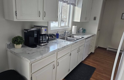 Lisbon House | Cozy Retreat near main street. Charming 3-bedroom house in lovely Lisbon.