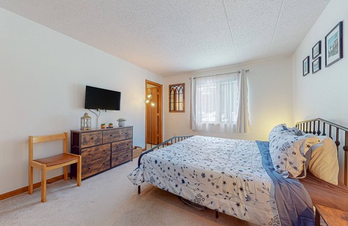 West Dover Hotel | Cozy retreat near slopes