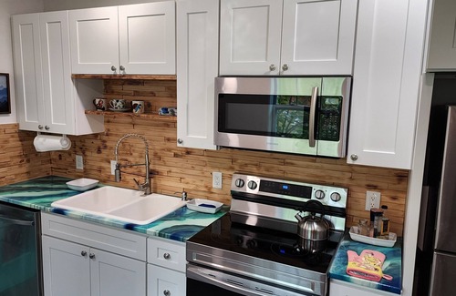 Gainesville Cottage | Cozy retreat near UF, downtown, Shands, and the Gainesville Airport